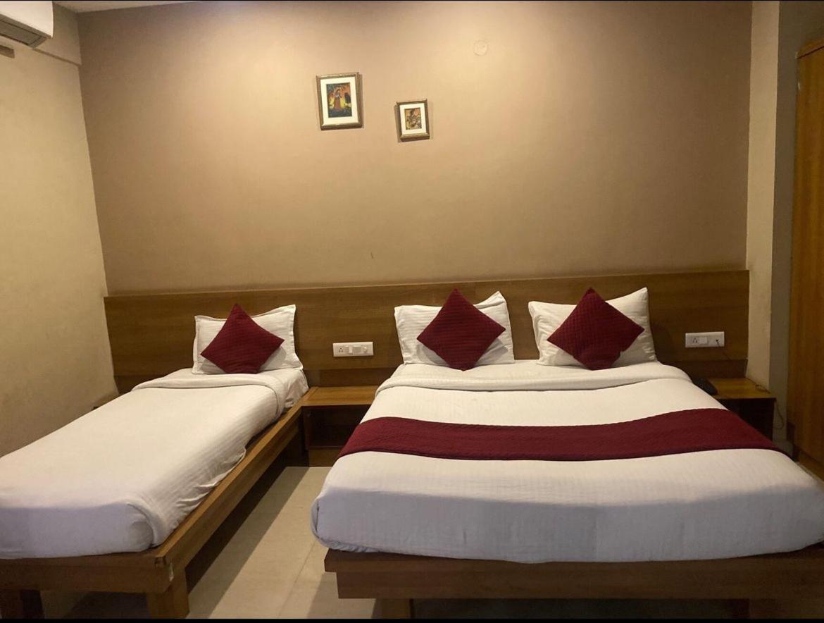 Samasth Rooms And Suits Májszúr Kültér fotó
