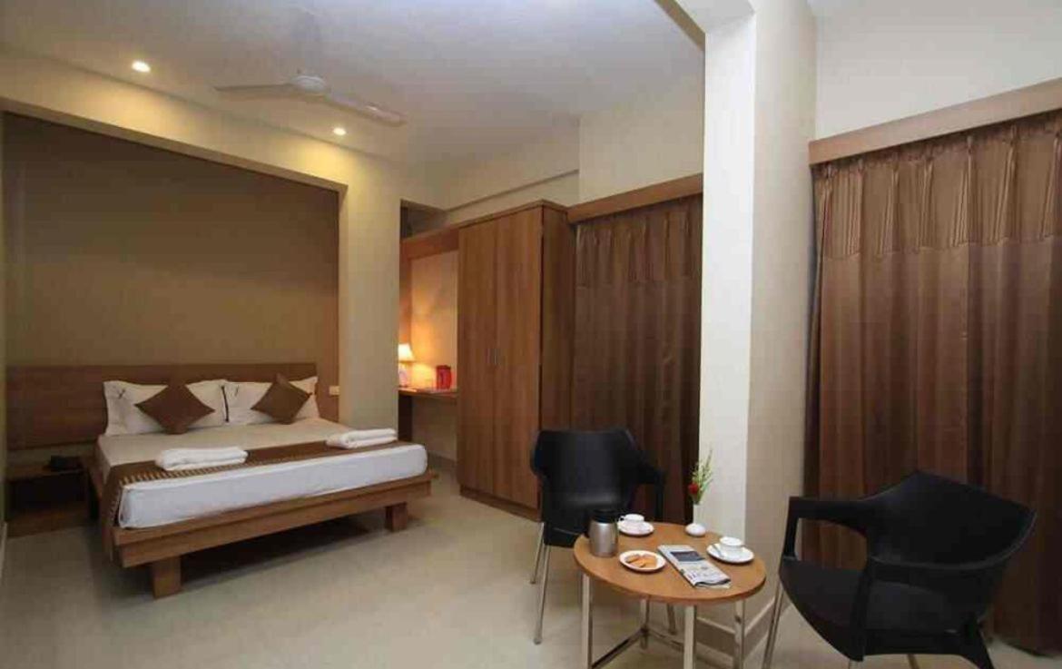 Samasth Rooms And Suits Májszúr Kültér fotó