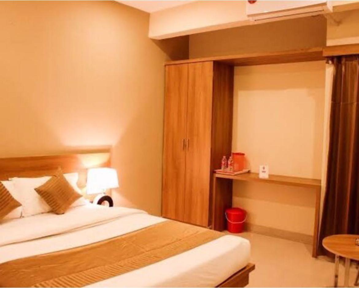 Samasth Rooms And Suits Májszúr Kültér fotó