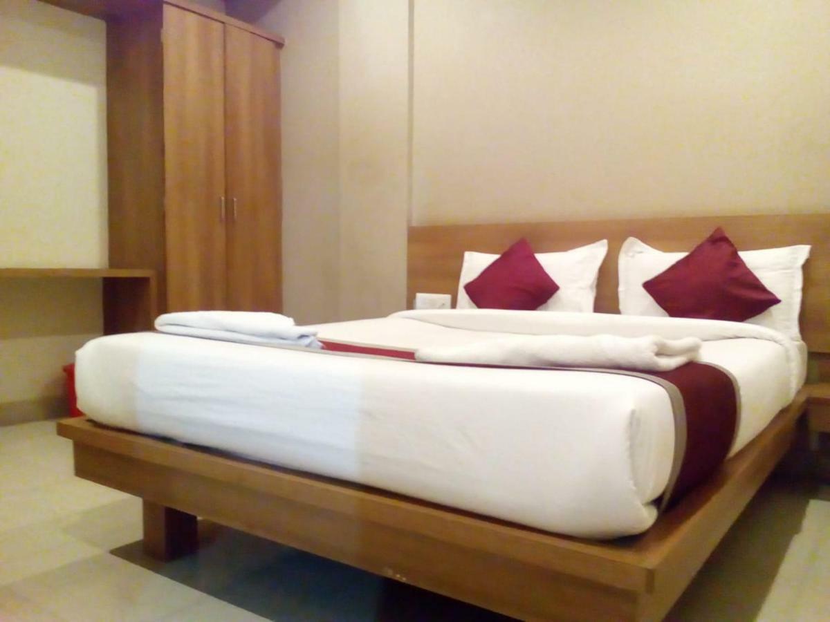 Samasth Rooms And Suits Májszúr Kültér fotó