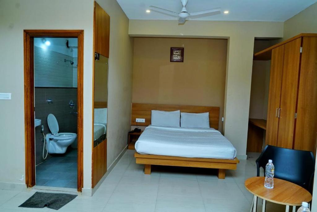 Samasth Rooms And Suits Májszúr Kültér fotó